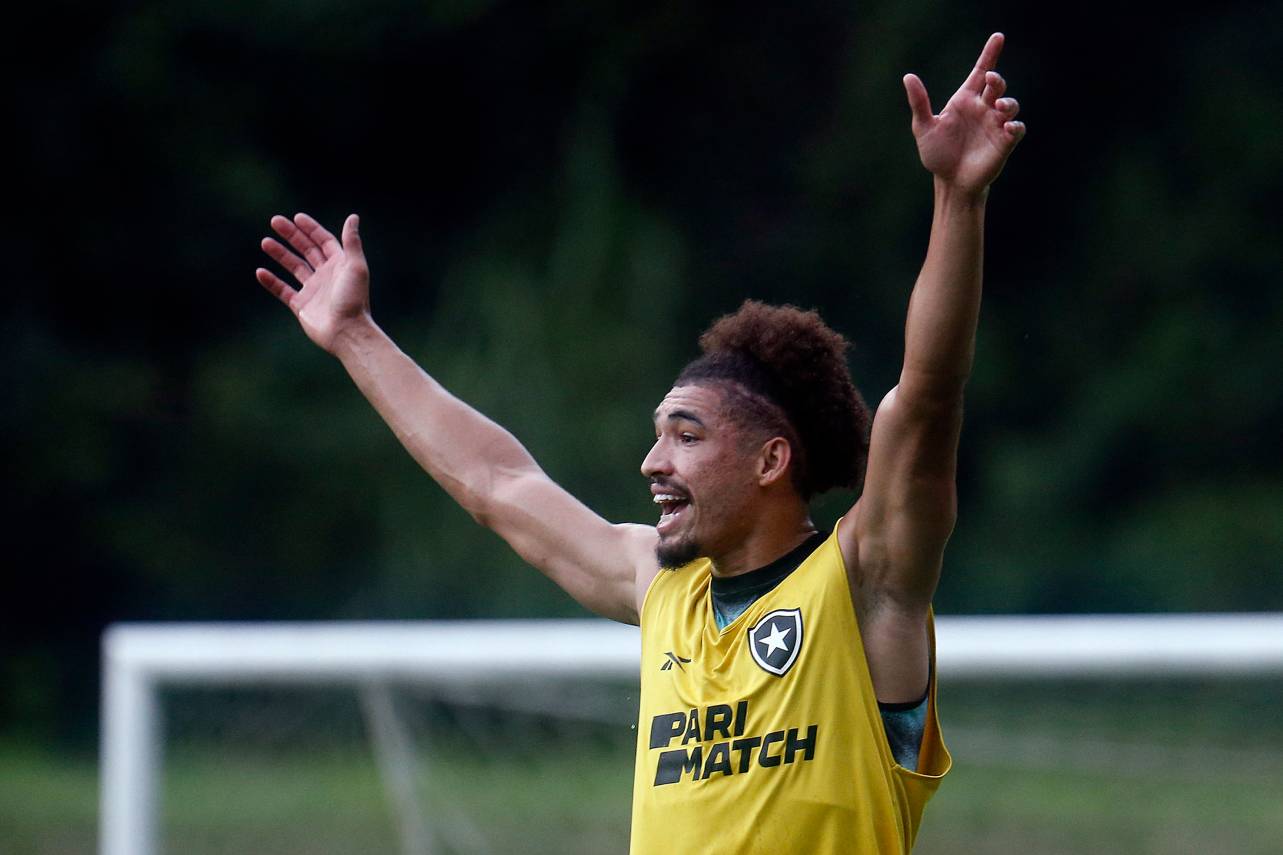 Perri e Adryelson estão sendo negociados