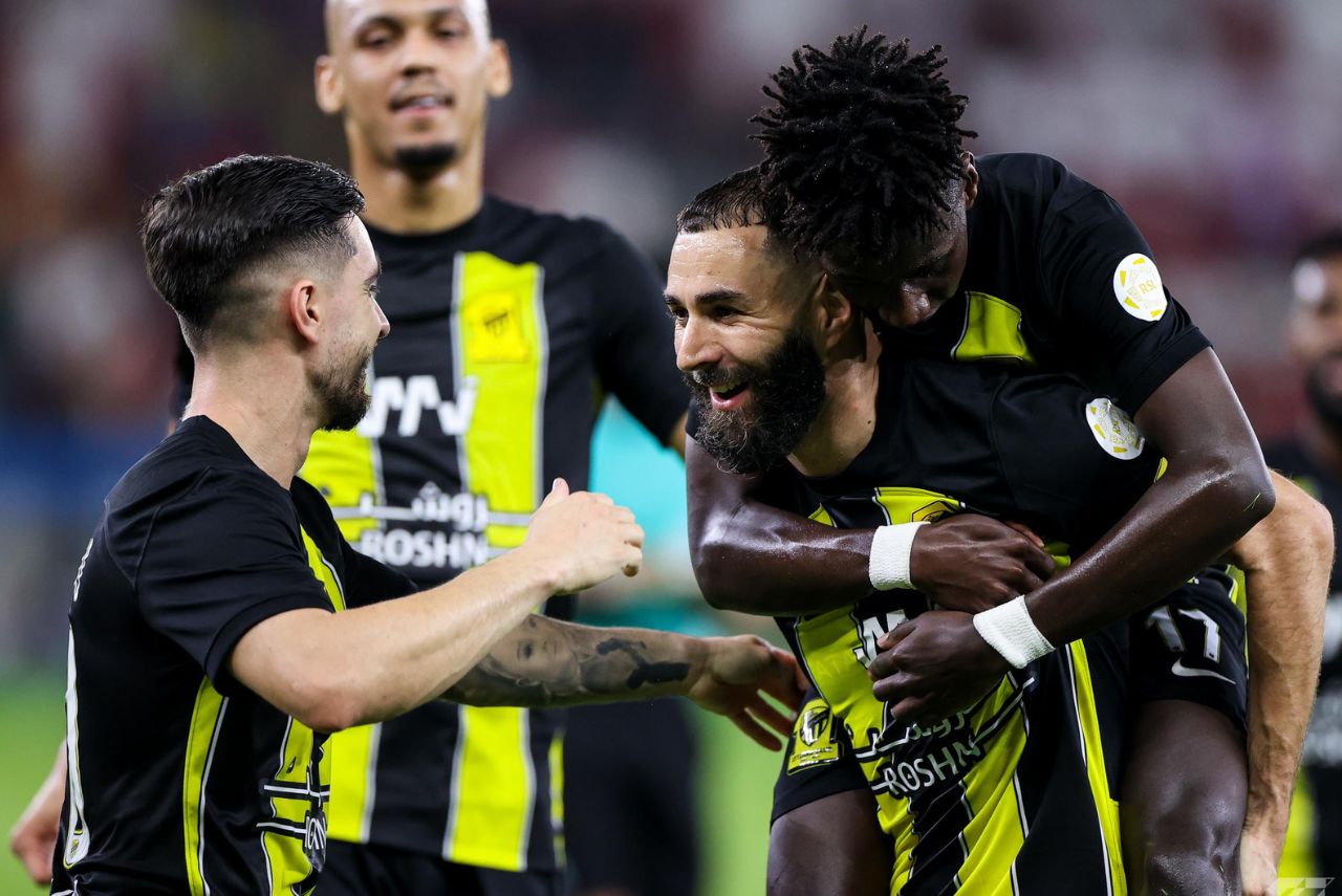 Benzema e Igor Coronado fizeram os gols da vitória do Al-Ittihad sobre o Abha (Foto: X/Reprodução)