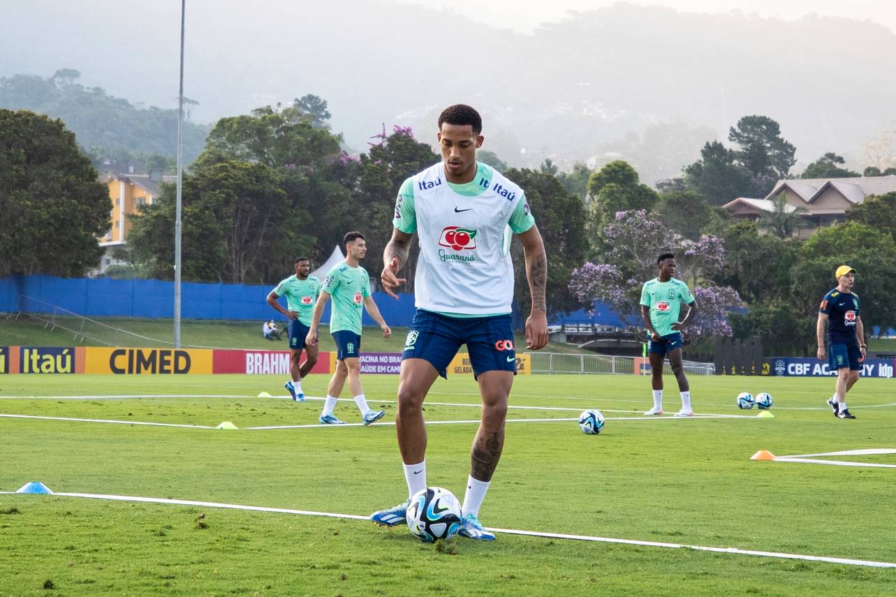 João Pedro no treino desta terça-feira (14)