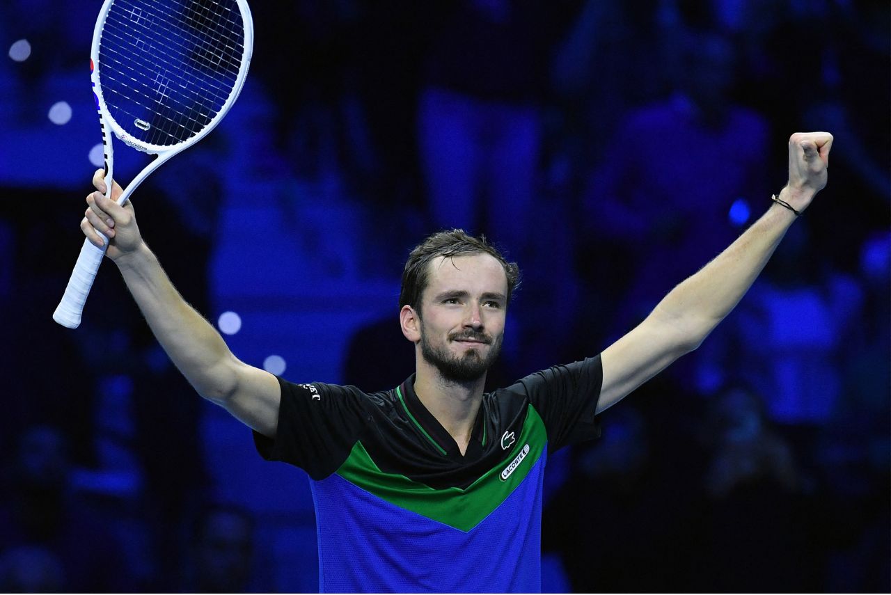 Daniil Medvedev venceu o conterrâneo Andrey Rublev (Foto: Tiziana Fabi/AFP)