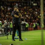 Enderson Moreira vai se aventurar no futebol peruano