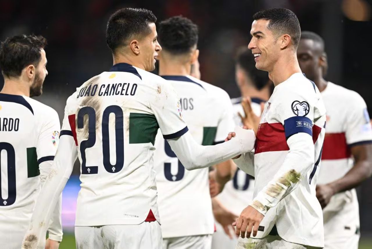 João Cancelo e Cristiano Ronaldo marcaram na vitória de Portugal sobre Liechtenstein (Foto: UEFA/Divulgação)