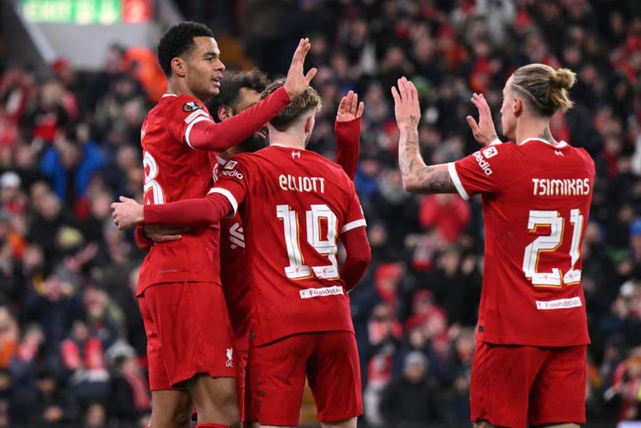 Liverpool e Arsenal fazem confronto direto pela liderança do Campeonato Inglês (Foto: UEFA/Divulgação)