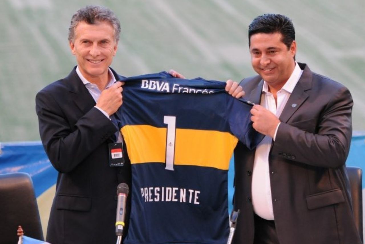 Macri e o ex-presidente xeneize Daniel Angelici (Foto: Boca Juniors/Divulgação)