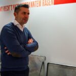 Nenad Bjelica em visita ao estádio do Union Berlin (Foto: X/Reprodução)