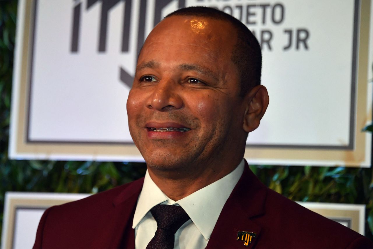 Pai de Neymar vai atuar como consultor do Atlético Monte Azul (Foto: Nelson Almeida/AFP)