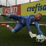 Weverton no treino do Palmeiras