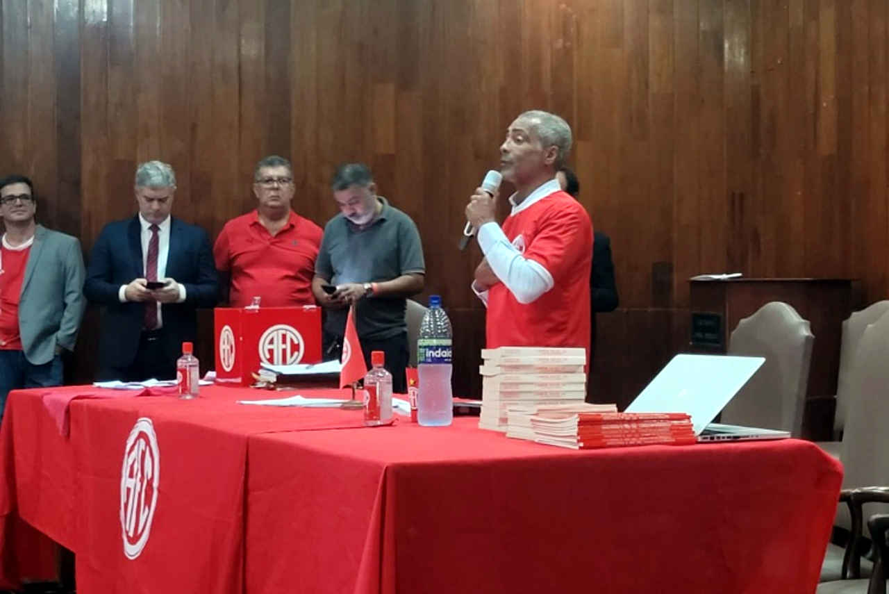 Romário, o presidente do América-RJ em 2024-2026