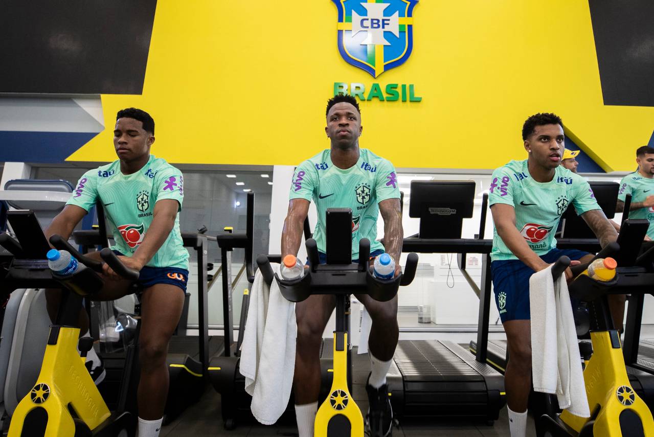 Seleção Brasileira durante treino