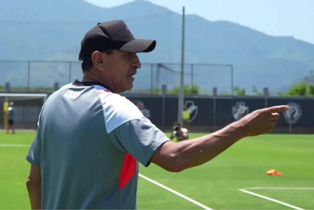 Ramón Díaz segue preparando o Vasco para a reta final do Brasileirão (Foto: OneFootball/Reprodução)