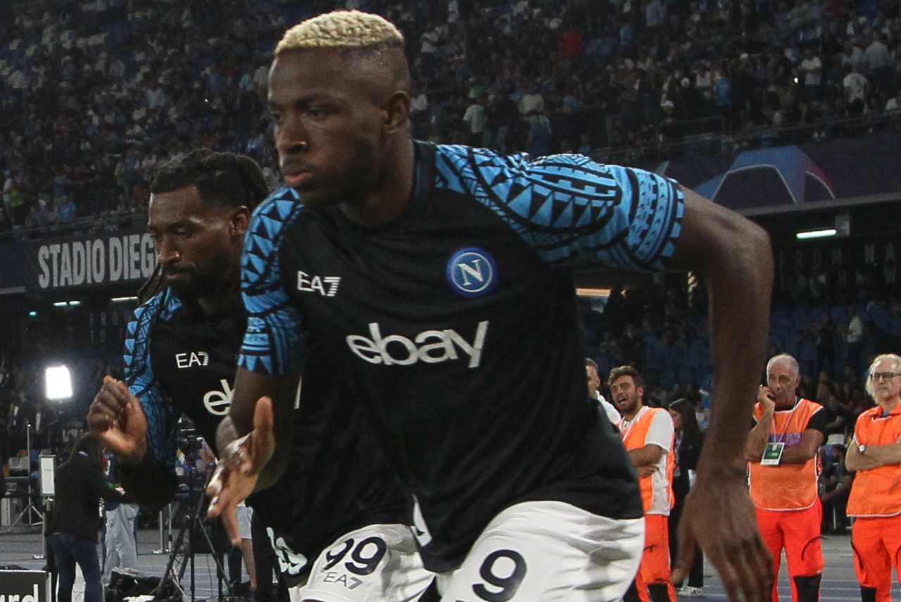 Osimhen retornou aos treinos no Napoli (Foto: Carlo Hermann/AFP)