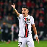 Youcef Atal atuando pelo Nice (Foto: Uwe Kraft/AFP)