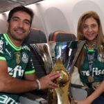 Abel Ferreira ao lado de Leila Pereira após título do Palmeiras
