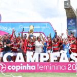 Garotas do Flamengo celebram a conquista