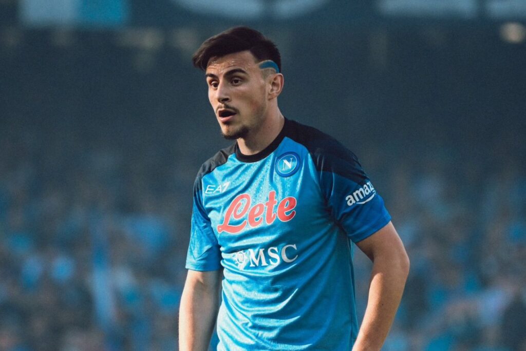 Elmas em campo pelo Napoli