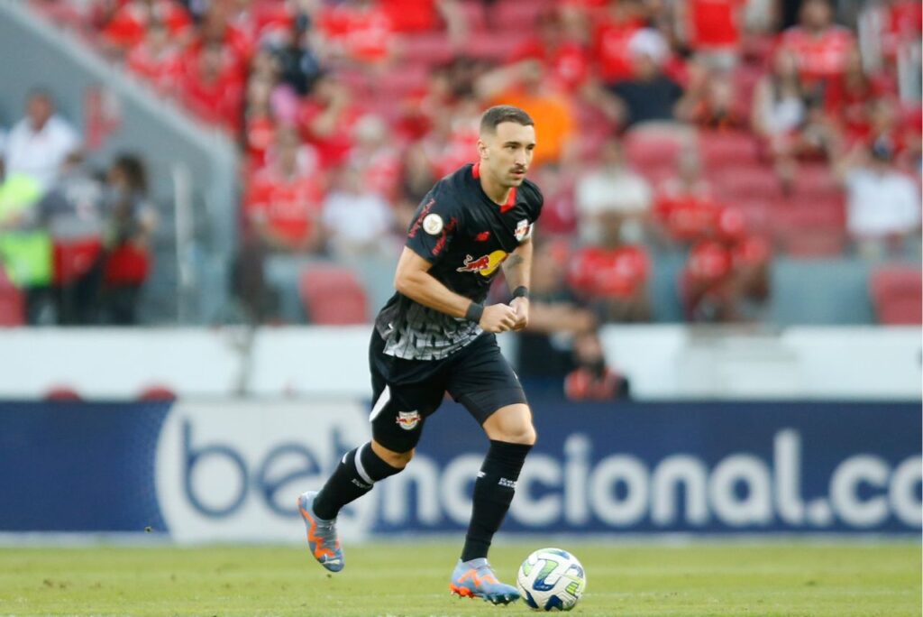 Léo Ortiz, do Bragantino, desperta interesse de Galatasaray e Flamengo