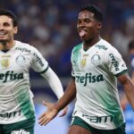 Endrick comemora gol pelo Palmeiras