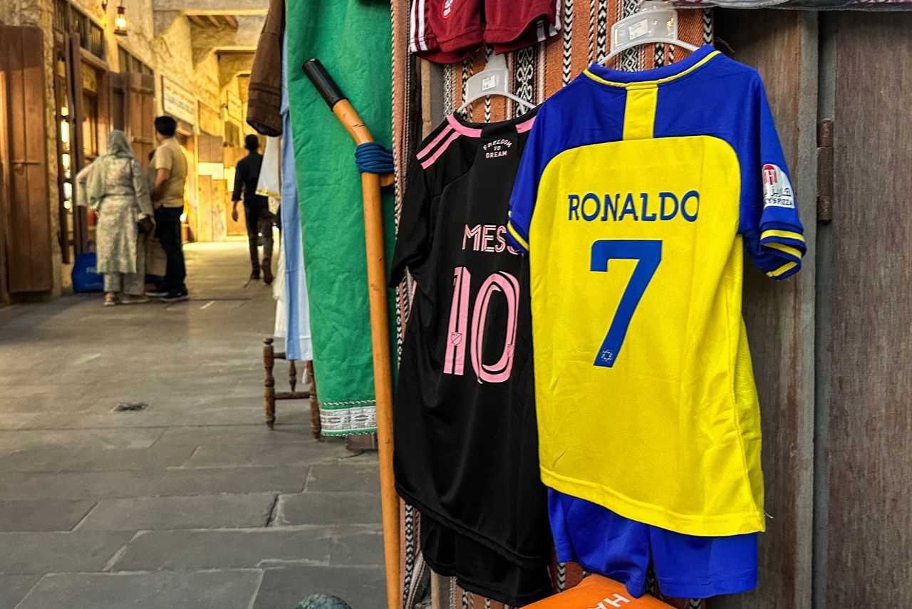 Messi x CR7