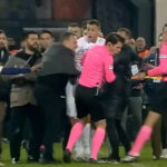 Árbitro é agredido durante jogo do Campeonato Turco