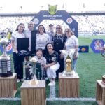 Fábio Santos foi homenageado na Neo Química Arena