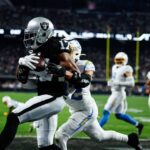 O Las Vegas Raiders aplicou um placar histórico contra o Los Angeles Chargers. Foto: Reprodução/X