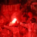 Torcida do Colônia em partida contra o Estrela Vermelha na Liga Europa da UEFA (Foto: Pedja Milosavljevic/AFP)