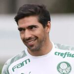 Técnico Abel Ferreira em treino do Palmeiras