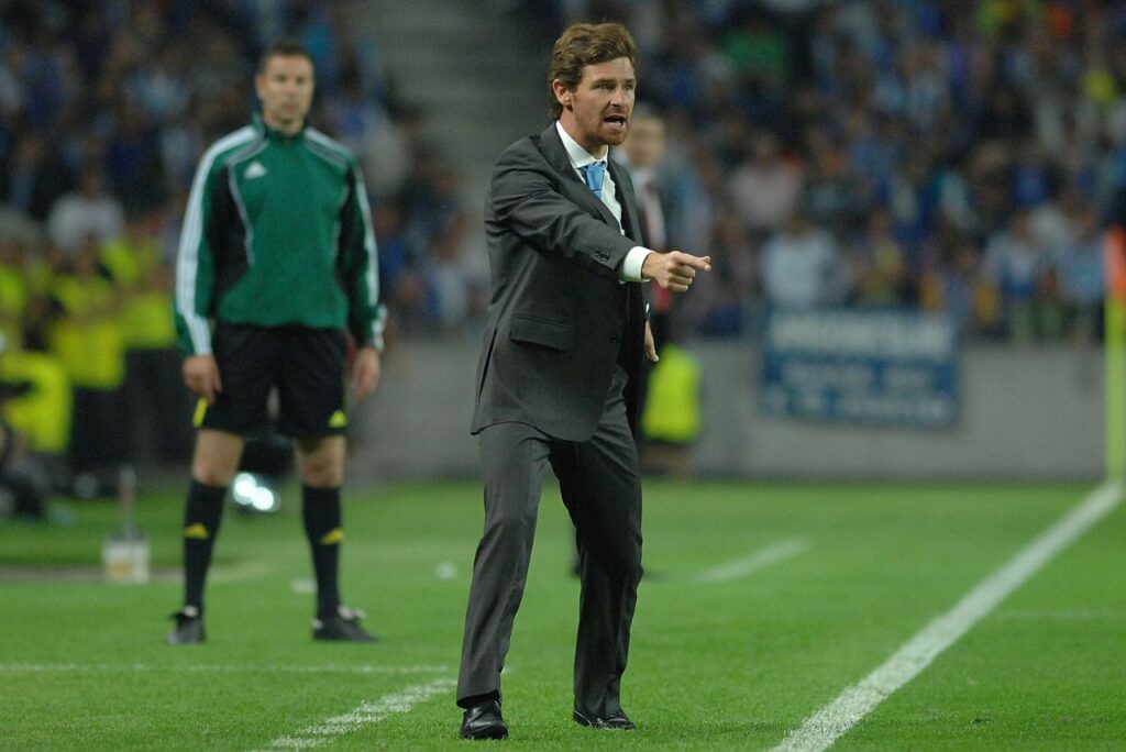 Treinador André Villas-Boas comemora em jogo do Porto