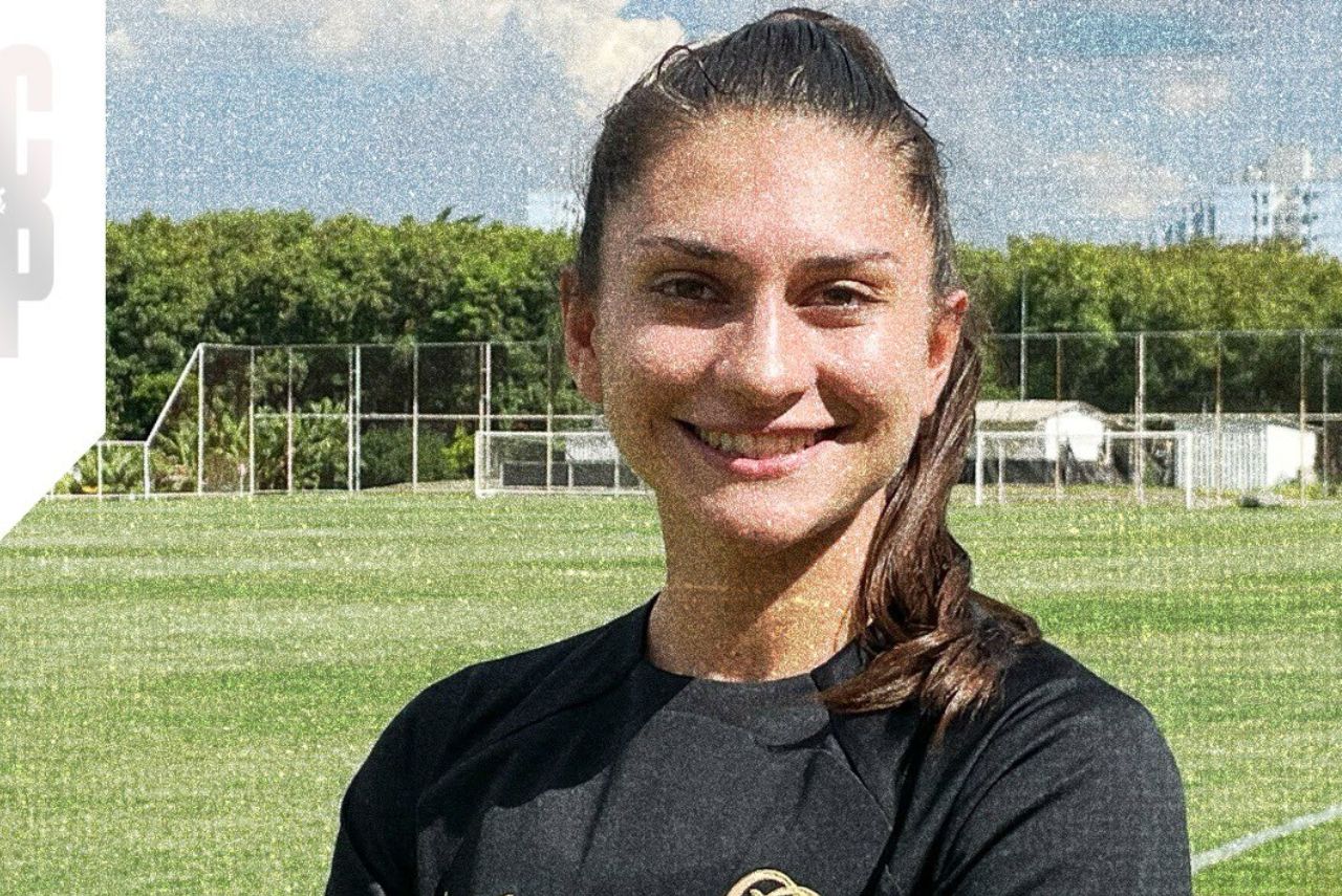 Letícia com a camisa do Corinthians
