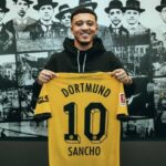 Sancho com a camisa 10 do Borussia Dortmund