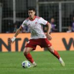 Rômulo em ação pelo Internacional em 2023
