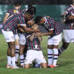 Luan Peres comemora segundo gol do Fluminense
