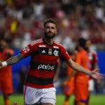 Léo Pereira comemora gol pelo Flamengo