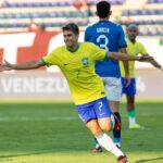 Pirani comemora gol pelo Brasil