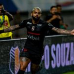 Gabigol comemora gol pelo Flamengo