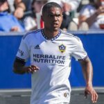 Douglas Costa, alvo do Cruzeiro, em jogo do LA Galaxy em 2023