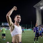 Atacante Gilberto comemora gol pelo Cruzeiro em 2023