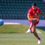 Zagueiro argentino Iván Alvariño, reforço do Amazonas, em treino do Guarani em 2023