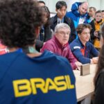 Thomas Bach, presidente do COI, em almoço com atletas da Olimpíada de Inverno da Juventude