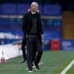 Treinador Zinédine Zidane em jogo do Real Madrid em 2021