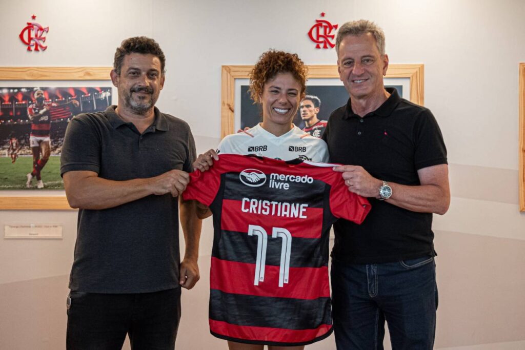 Cristiane foi oficialmente apresentada pelo Flamengo neste domingo (14). Foto: Paula Reis/CRF