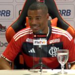 Apresentação de De La Cruz no Flamengo ocorreu nesta sexta (Foto: Fla TV/Reprodução)
