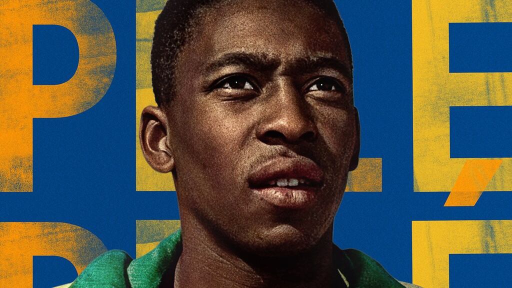 Rosto do Pelé visto de frente, com um fundo azul e seu nome escrito em letras amarelas.