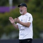 Mano Menezes foi criticado pelo Cuiabá (Foto: Rodrigo Coca/SCCP)