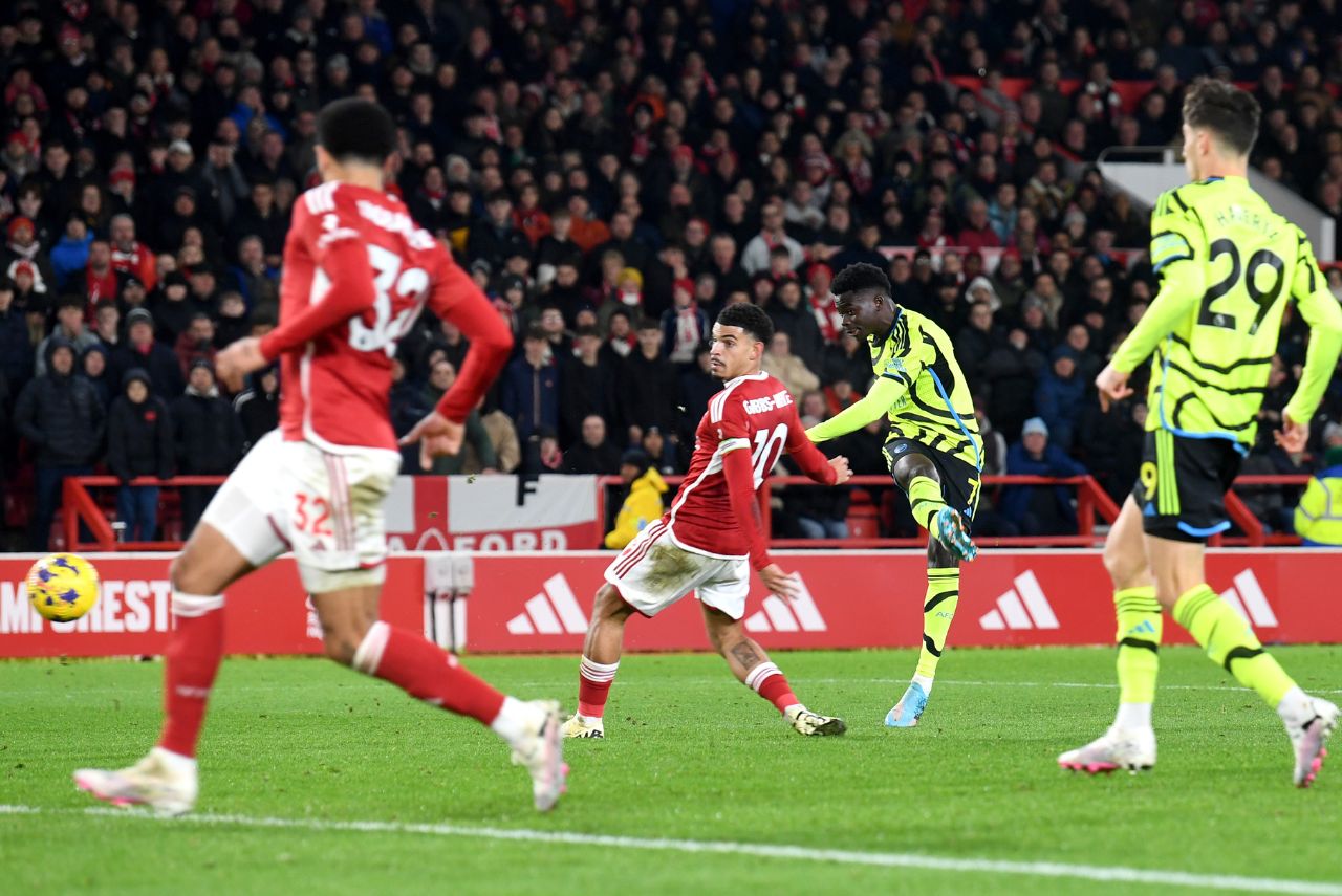 Saka marcou o segundo gol na vitória do Arsenal sobre o Nottingham Forest (Foto: X/Reprodução)