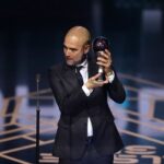 Pep Guardiola foi eleito o melhor treinador do mundo em 2023 pela FIFA (Foto: Adrian Dennis/AFP)