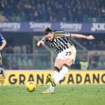 Adrien Rabiot em jogo da Juventus contra o Hellas Verona no Italiano