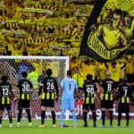 Jogadores do Al-Ittihad comemorando a vitória contra o Al-Wehda no Sauditão, em 2024