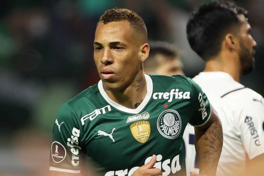 Atacante Breno Lopes, alvo do Vasco, em jogo do Palmeiras em 2023
