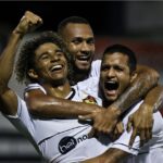 Jogadores do Sport comemoram mais uma vitória